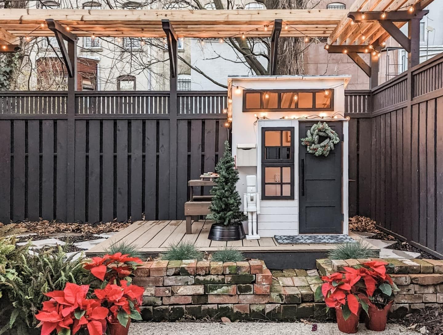 KidKraft Modern Outdoor Wooden Playhouse with Picnic Table, Mailbox and Outdoor Grill, White | Amazon (US)