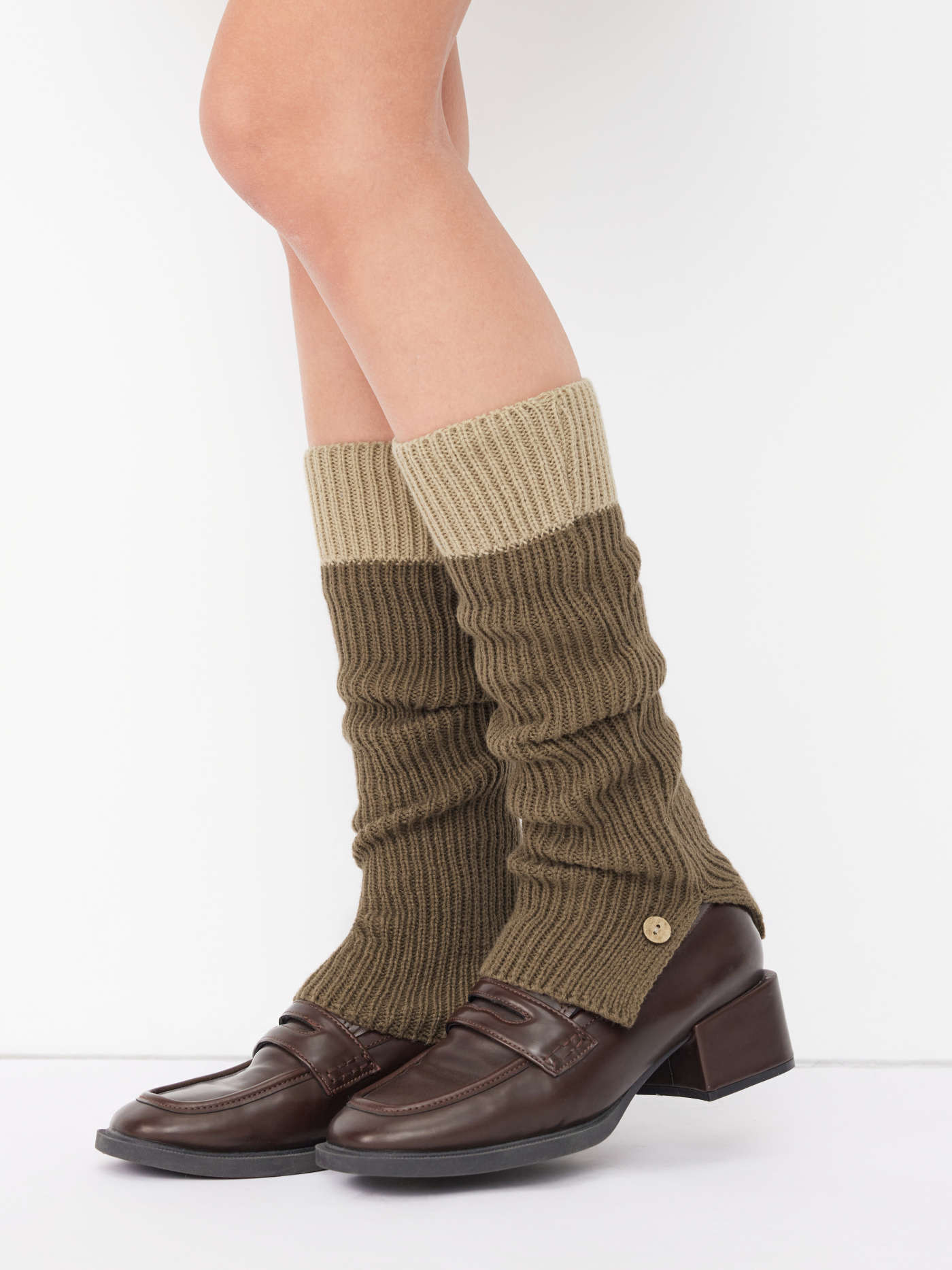 TWO-TONE BUTTON LEG WARMERS | Cider