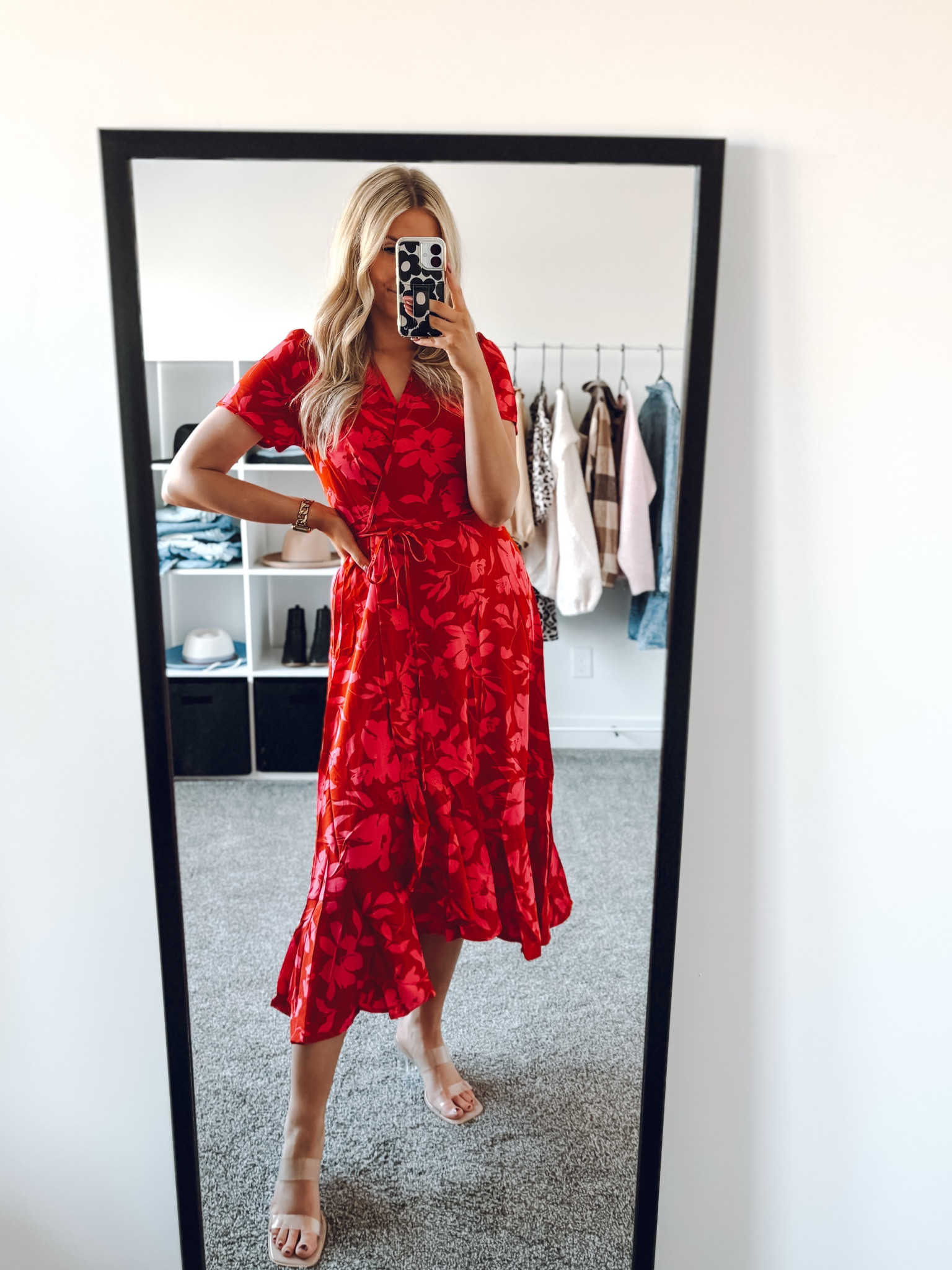 wrap carribean hawaiian dress perfect for vacation, the beach, a cruise, or any tropical event! More colors and patterns!

Dress: wearing M and I’m 5’6”
Heels: true to size 

| vacation dress | cruise dress | beach dress | tropical dress | vacation outfitt 