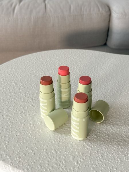 #ad the new @PixiBeauty +hydra tint lip treats are amazing! So hydrating while also giving the perfect everyday color! 
@Target @Shop.LTK
#Pixi #PixiPerfect #PixiBeauty #target #TargetPartner #liketkit

#LTKGiftGuide #LTKfindsunder50 #LTKbeauty