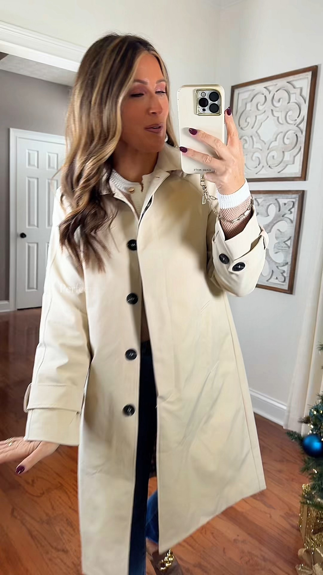 The Perfect Layering Trench for Moms on the Go 🤍✨

A classic trench is one of those pieces every woman needs in her closet — effortless, polished, and instantly put-together. This Yeokou oversized trench is the layer that turns a simple jeans + sweater moment into a full outfit.

Windproof + warm for chilly mornings, but lightweight enough for running errands, school drop-off, and weekend plans. That chic plaid lining?! She’s giving style without the struggle.

Dress it up with boots or keep it casual with sneakers — it works for everything. 🤍

	•	women’s trench coat outfit
	•	chic outerwear for moms
	•	fall winter layering jacket

#TikTokShopHolidayHaul 
#WinterWardrobeStaples #TikTokShopCreatorPicks #FashionDeals #HolidayHustle 

@Yeokou 

#LTKFindsUnder50 #LTKGiftGuide #LTKmomlife