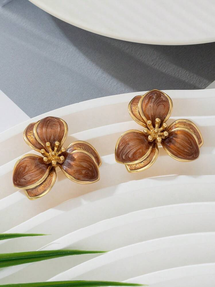 1 Pair Brown Vintage Distressed Flower Stud Earrings For Ladies, Suitable For Dating Or Vacation Wear | SHEIN