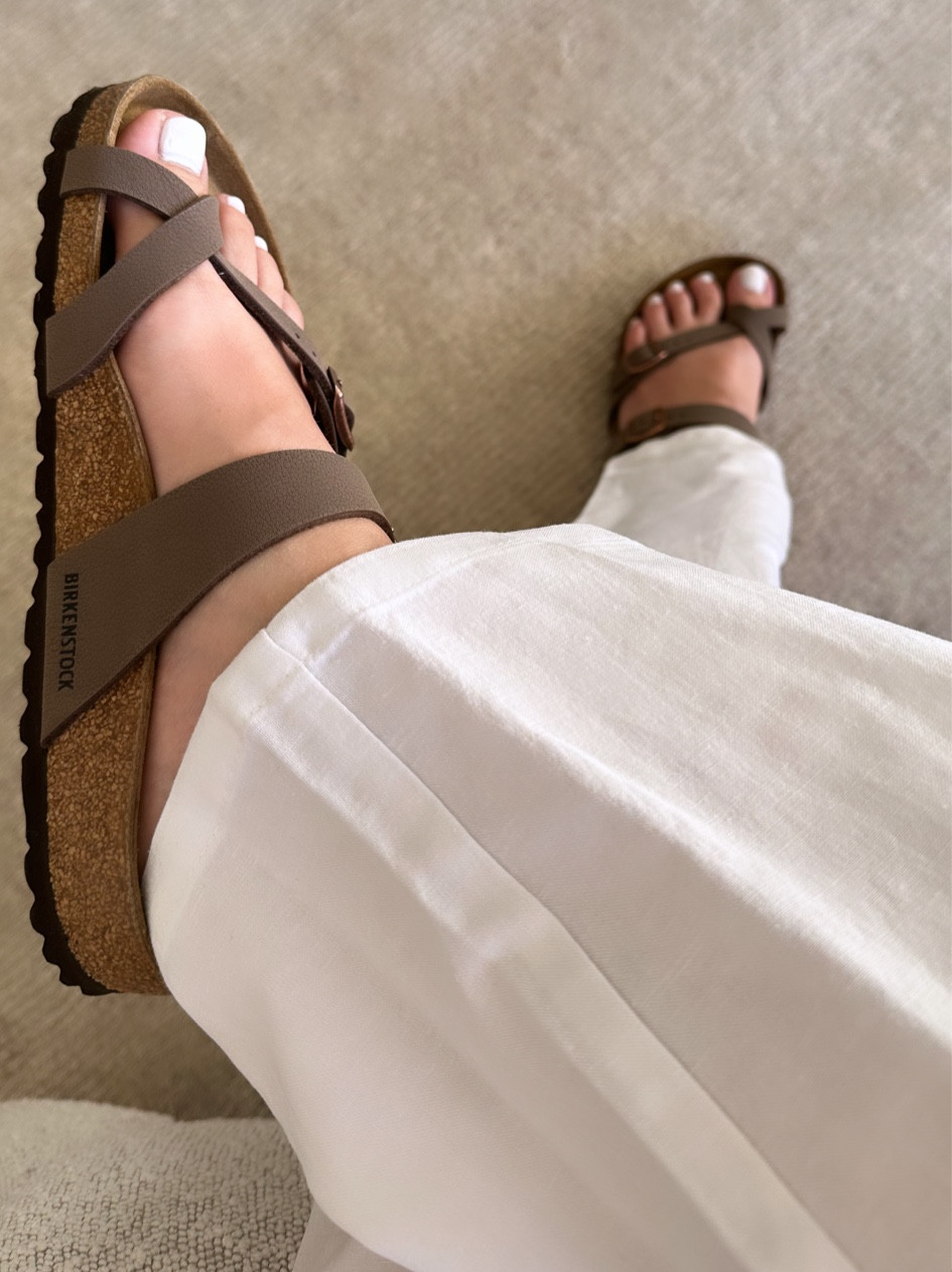 Comfy spring sandals 🫶🏻

#LTKFind #LTKSeasonal #LTKshoecrush