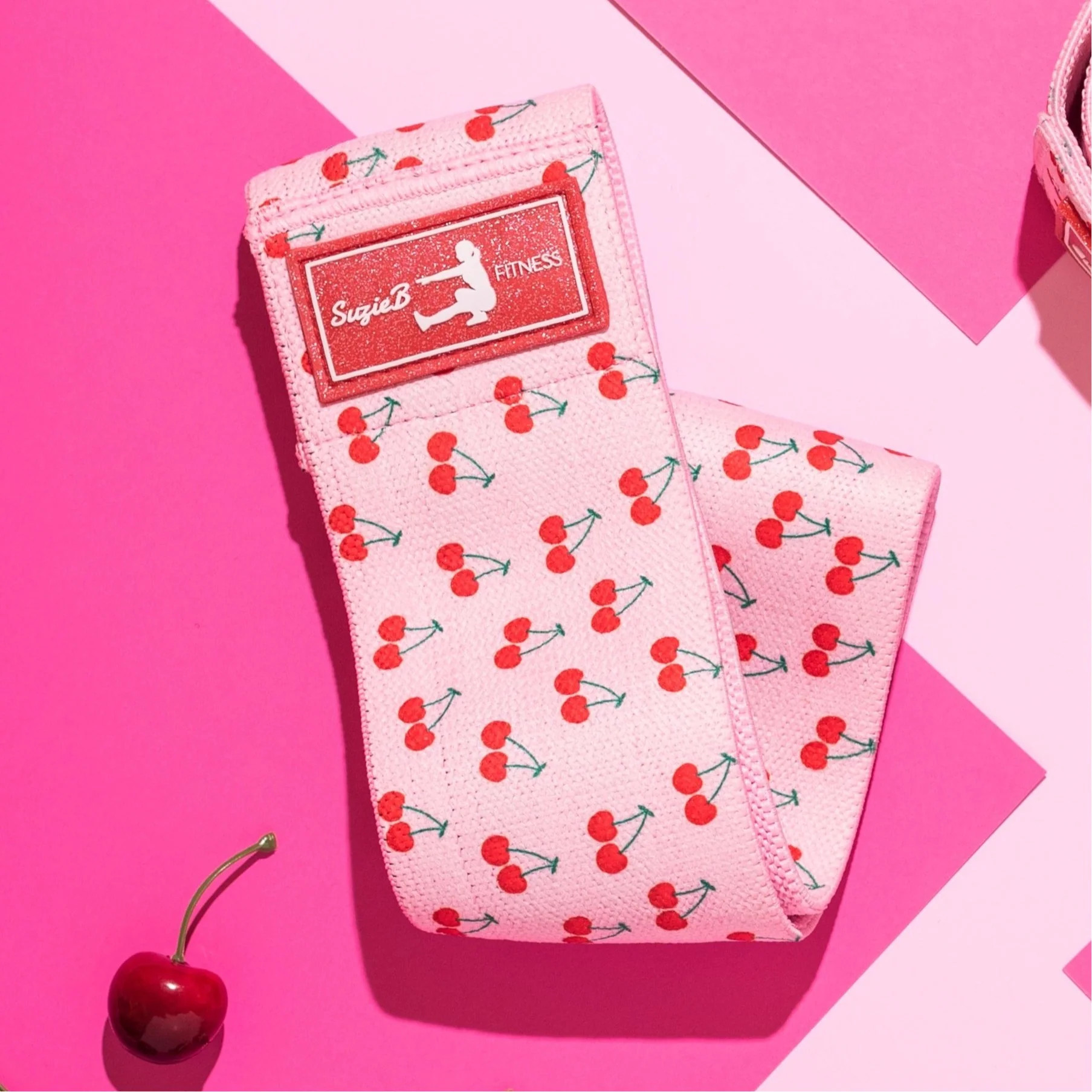 CHERRY GLUTE BAND | SuzieB Fitness