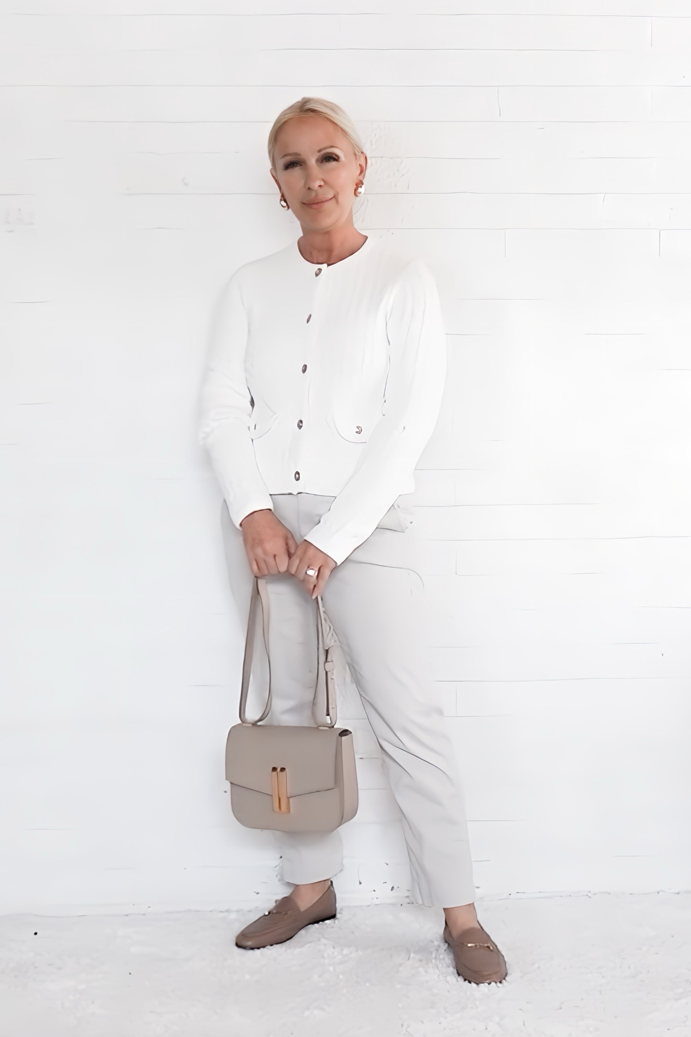 The Rules of Classic #1: Stick to Classic and Timeless Styles rather than chasing fashion trends. This will allow you to curate a wardrobe of pieces that can be worn year after year…and get you off that fashion hamster wheel chasing style trends that change with the whim and caprice of the fashion industry.  This will also save you so much money that others waste on fashion trends!


#LTKSeasonal #LTKStyleTip #LTKOver40