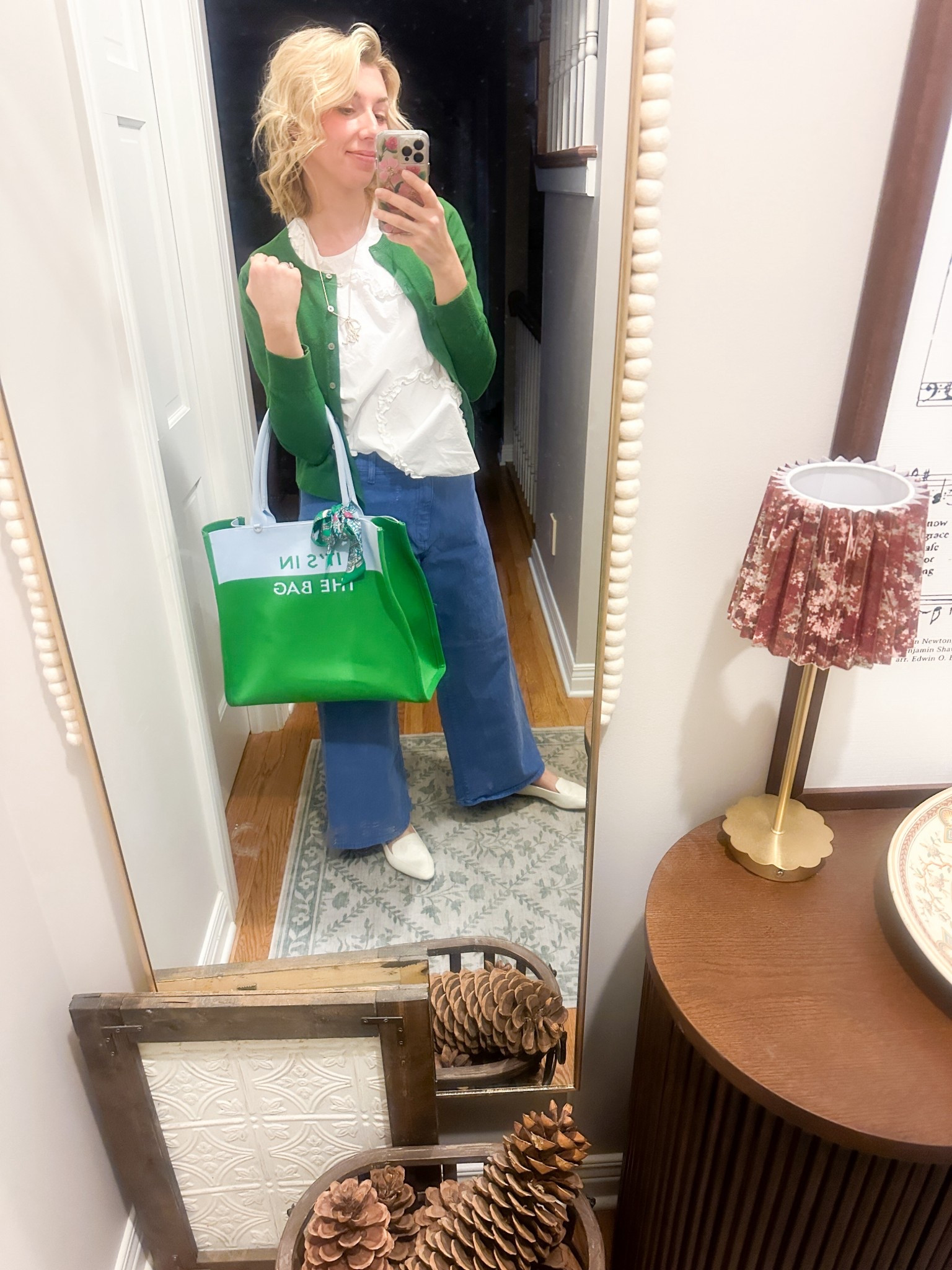 FRIDAY! Yay!! 

#LTKMidsize #LTKmomlife #LTKootd