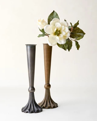 Hayes Scalloped Base Vase | Magnolia