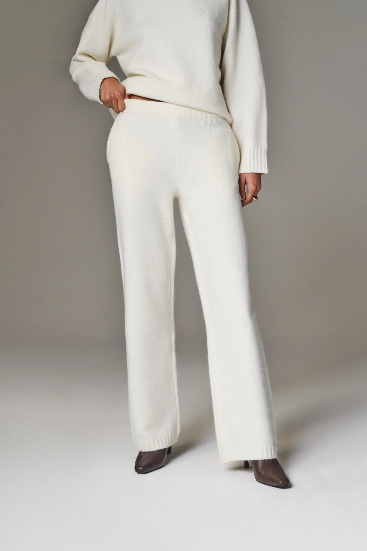 FLUFFY KNIT EMBLEM EMBROIDERED JOGGER - OFF-WHITE | The Couture Club