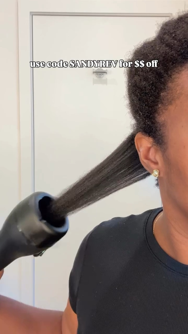 this one’s for my coily + curly girls ➿

@myrevair use code SANDYREV 

#myrevair #revair #naturalhait #washday #coilyhair #curlyhair #blowdryer #type4hair #ad