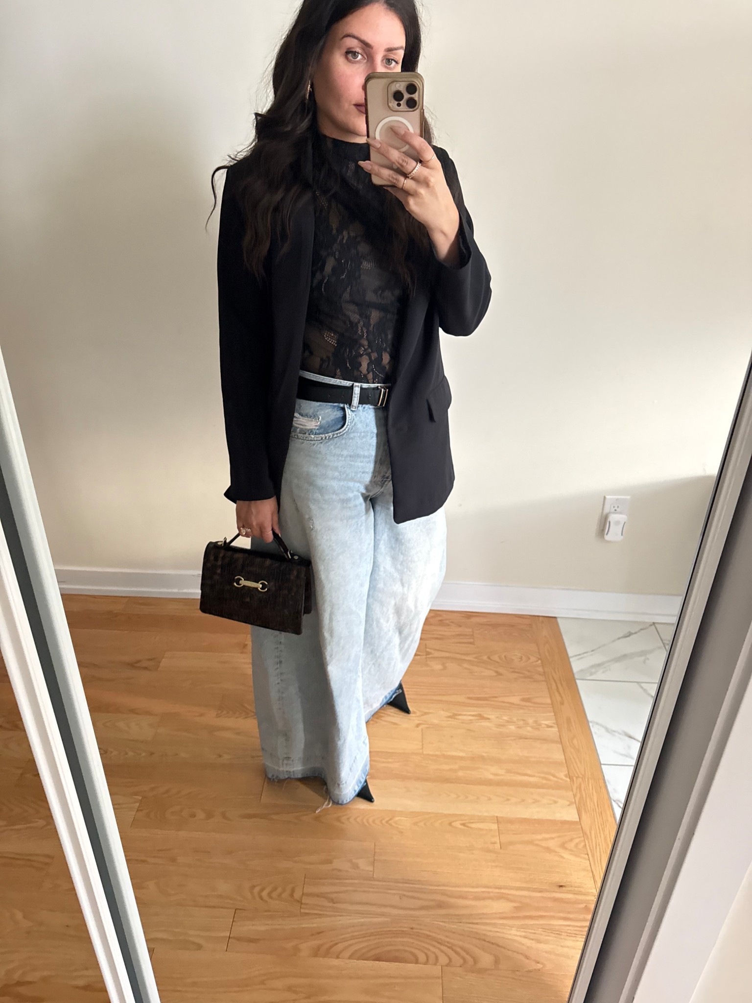 mom went out last night 

#dinneroutfit #girlsnightout #dinneroutfit #elevatedcasual 

#LTKstyletip #LTKjeans #LTKmidsize