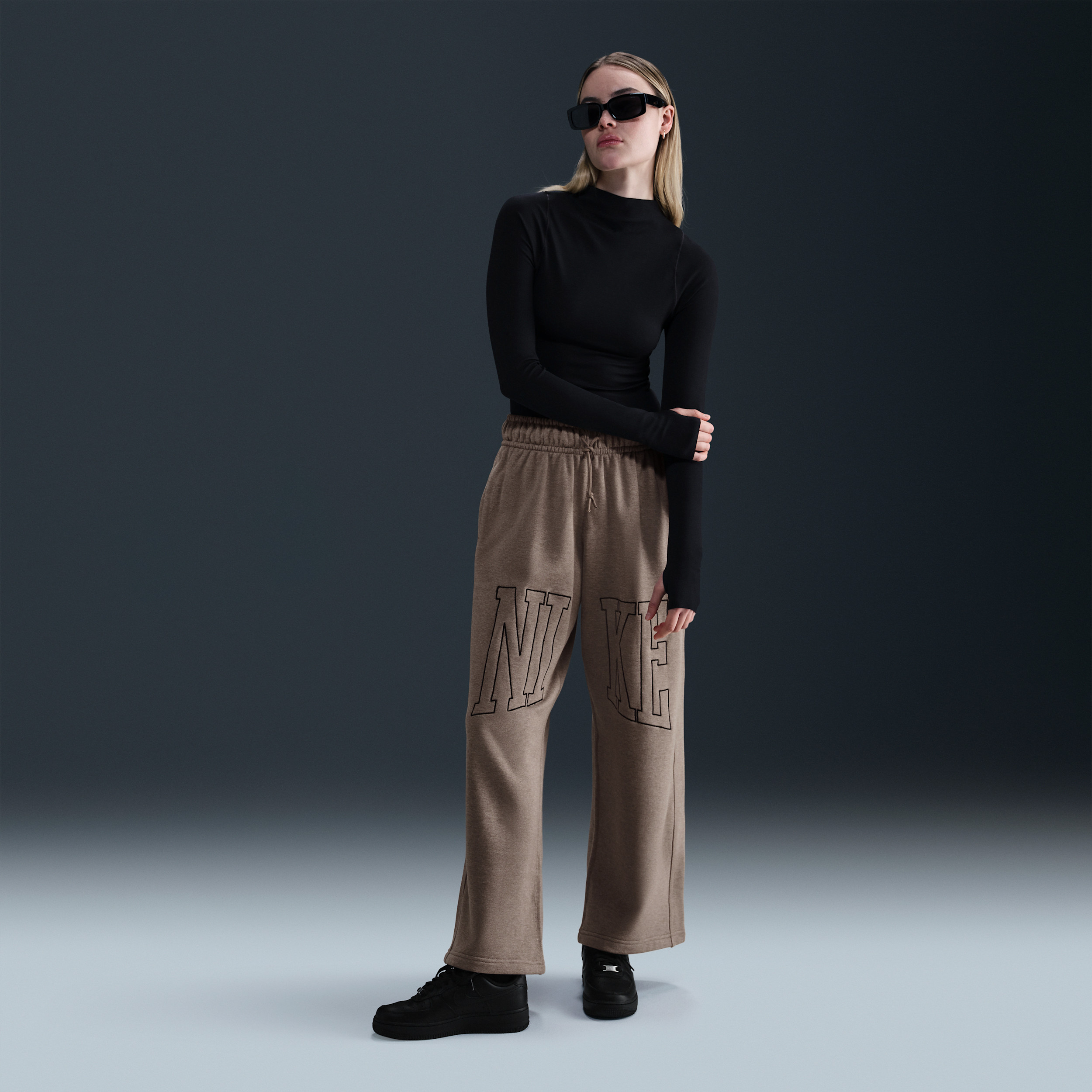 Women's Nike Sportswear Mid-Rise Oversized Open-Hem French Terry Pants in Brown | HQ5883-233 | Nike (US)
