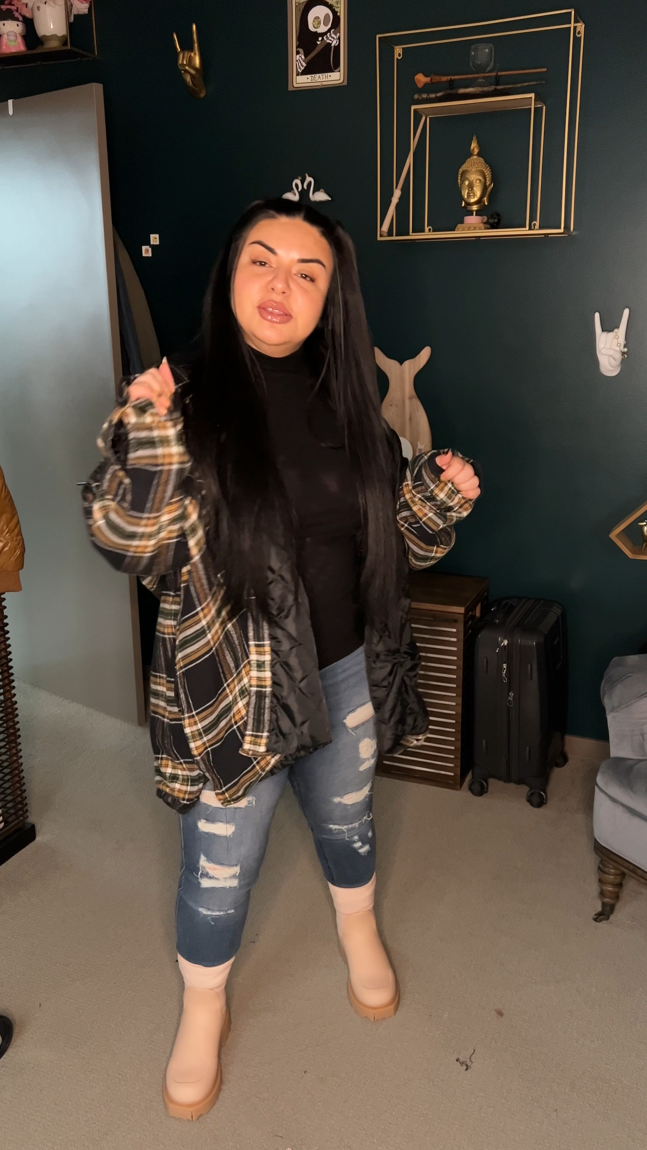 Get ready with me to go to dinner with friends. This is our third/fourth time trying to have dinner at Ruthie’s, wish us luck! 

Fit posted to LTK:
Pants: @torrid 
Top: @amazonfashion 
Perfume: @versace 
Shoes: @off____white 

#outfit #ootd #inspiration #fashion #outfitinspiration #latina #fyp #grwm #wearwhatyouwant #fypシ #curvy #plussize #gettingready #simpleoutfit 

#LTKcurves #LTKfit #LTKstyletip