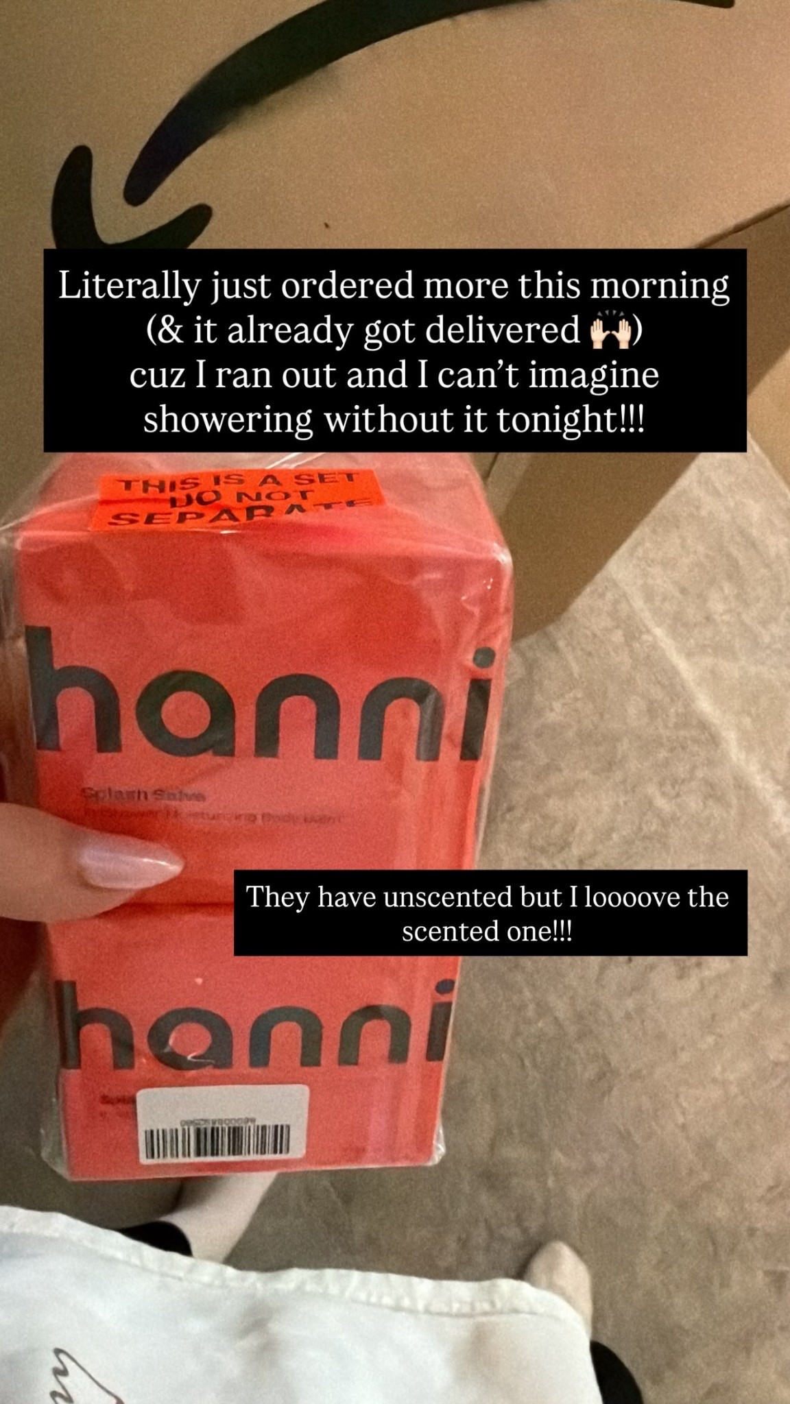 They have unscented but I loooove the scented one!!! Literally just ordered more this morning (& it already got delivered 🙌🏻) 
cuz I ran out and I can’t imagine showering without it tonight!!!