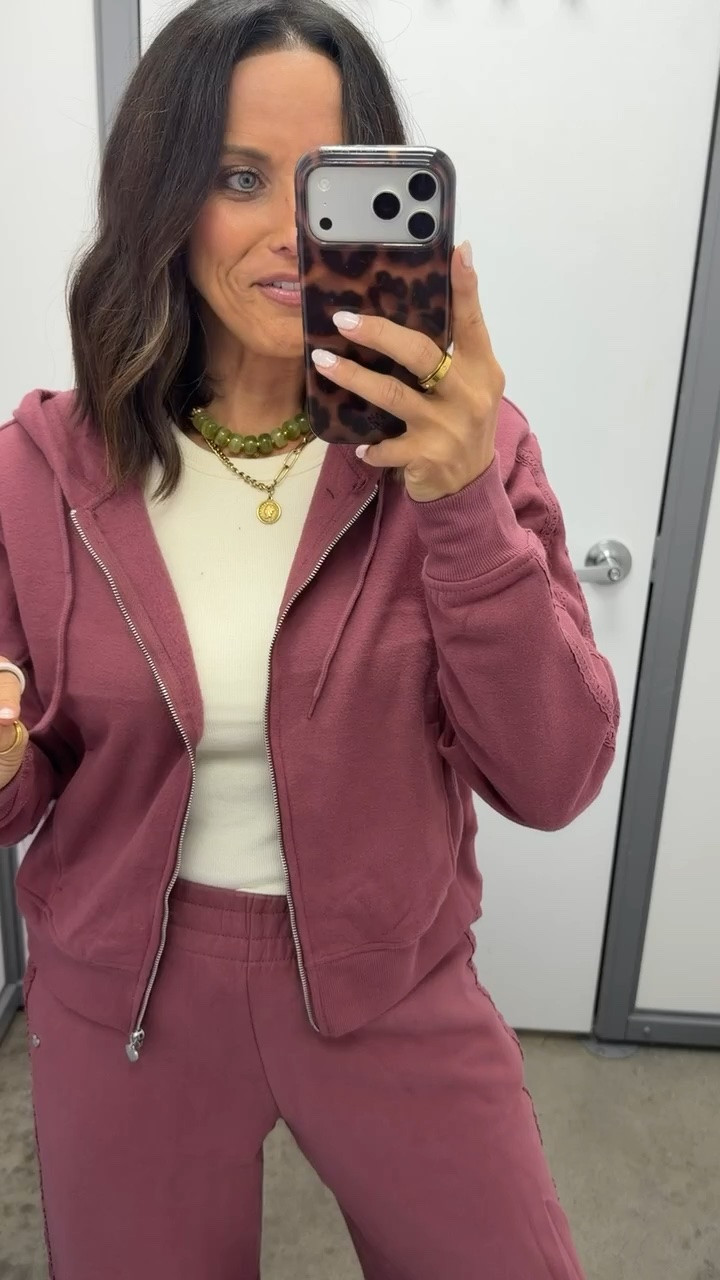 This Walmart set is SO good!!! the little details make it look way more expensive than it is!

#walmartfinds #walmartfashion #walmartstyle #affordablefashion #fallfashion #casualstyle #ltkcreator #ltkfashion
