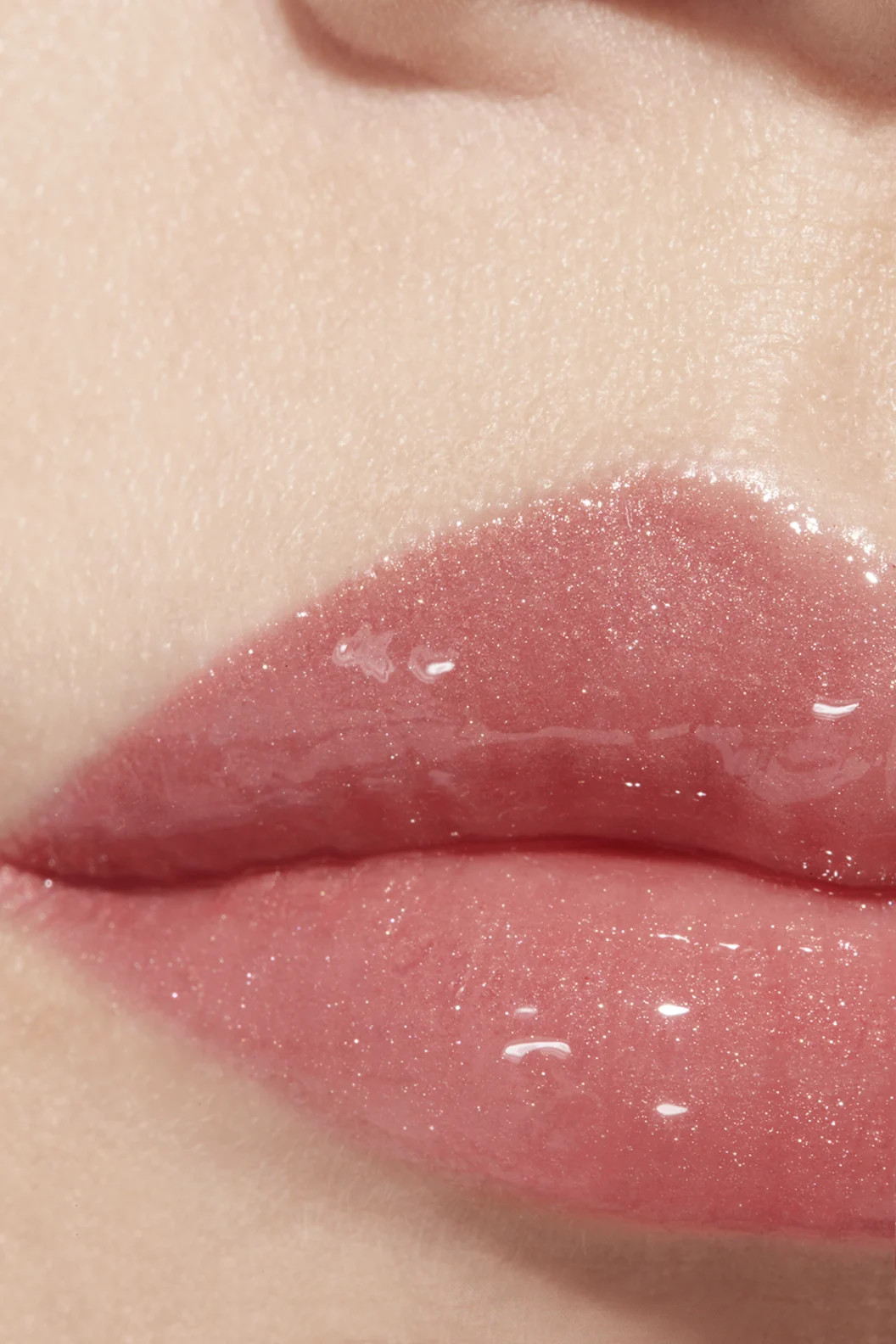 CHANEL ROUGE COCO HYDRA GLOSS Hydrating and Smoothing High-Shine Lipgloss | Chanel, Inc. (US)