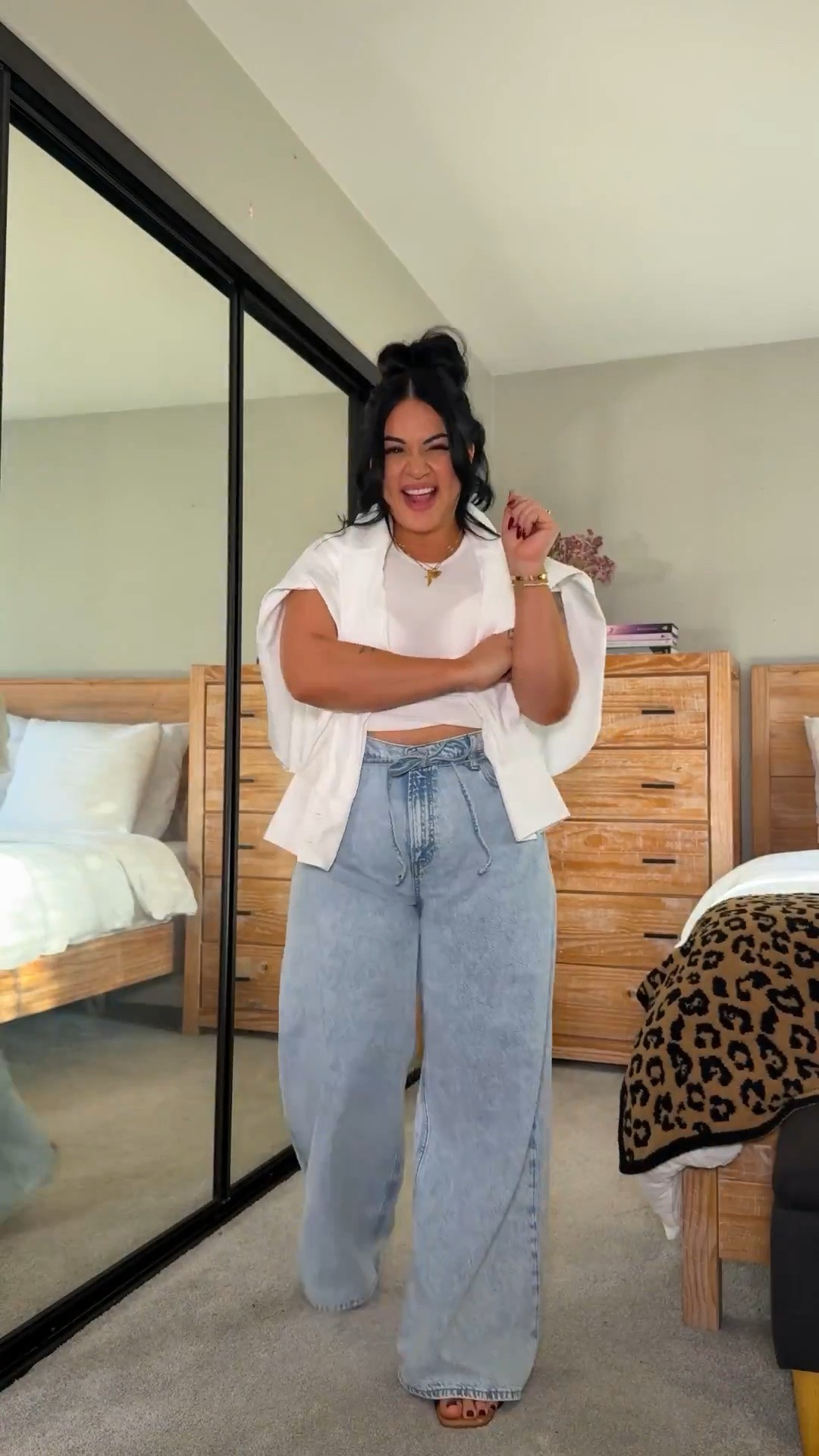 I love these jeans, they’re the perfect fit on my curves and my curvy belly! 🙌🏼🤍  
High Rise Stride jeans size 32 washed black, dark blue indigo, and dark wash High Rise Barrel Jean in size 32 light indigo destroy, medium wash, and black Mid Rise UltraSoft Baggy Micro belt jeans in size 32 light indigo

#LTKgrwm #LTKootd #LTKSeasonal