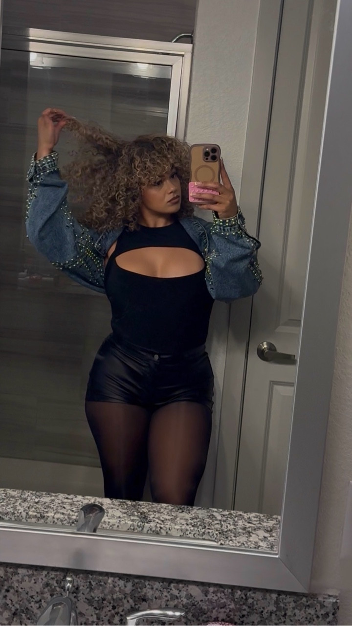 Oh how I love being a woman 🤭💕 And also love a good curly day slay 🙌🏾🔥❤️

#curlyhair #curlproducts #curlyhairinspo