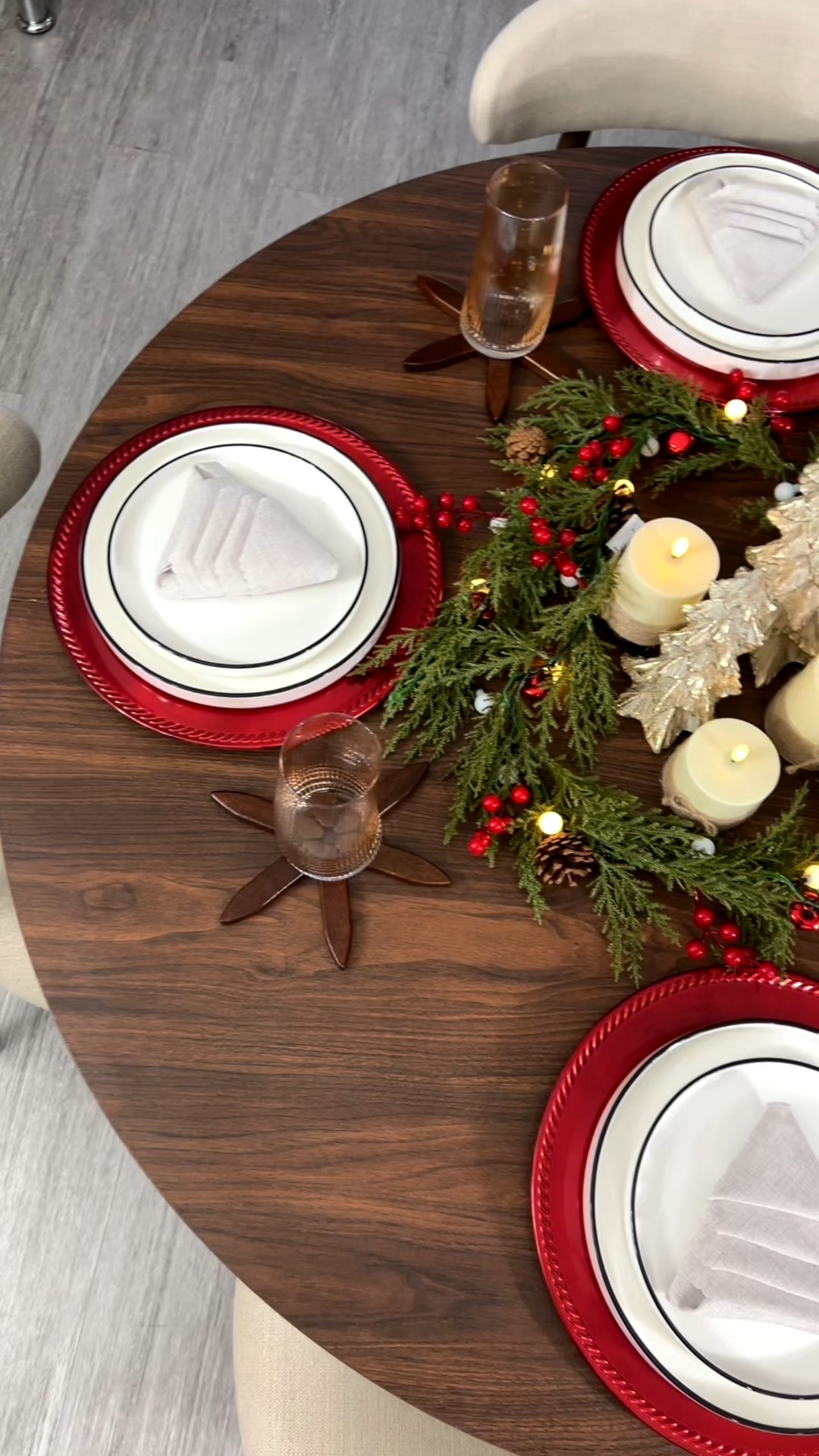 Setting up every detail to celebrate the best part of Christmas: a full table and a full heart 🤍✨
If you want the links to everything I used, comment LINK and I’ll send them to you 🎁✨

Preparando cada detalle para compartir la mejor parte de la Navidad: la mesa llena y el corazón también 🤍✨
Si quieren los links de todo lo que usé, comenten LINK y se los mando 🎁✨

#LTKHome #LTKHoliday #LTKGiftGuide