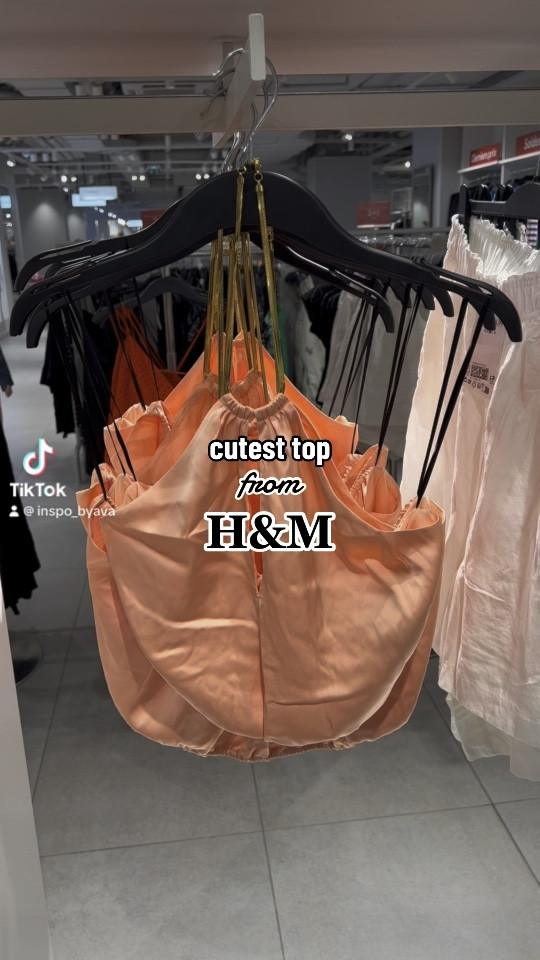 H&M top in 2 colors ✨🥰
Obsessed !!!
Links are below ⤵️⤵️

#LTKunder50 #LTKSeasonal #LTKeurope