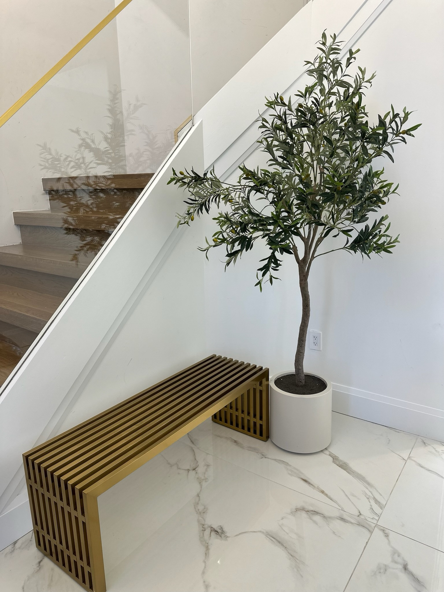 Shop my entryway 


Entryway console, olive tree, Costco finds

#LTKfamily #LTKstyletip #LTKhome