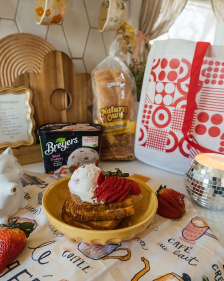 #ad Need an idea for Mother's Day brunch! I got you! Make this stuffed french toast with Nature's Own Butter Bread and Breyers All Natural Strawberry Ice Ceram @target @naturesownbread @breyers #Mothersdaybrunch #brunch #Frenchtoast #Target #TargetPartner  
