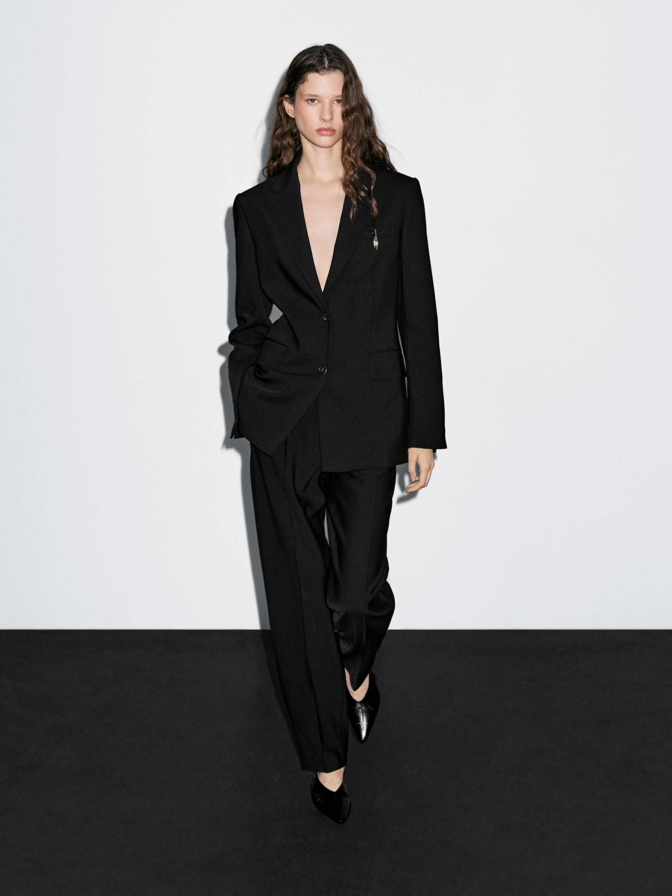 Two-button crepe blazer | Massimo Dutti UK