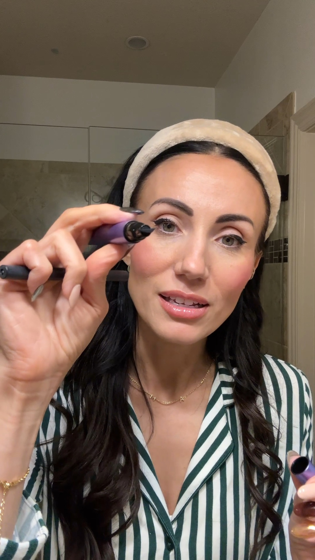 The fastest way to get your winged liner set for the day - or to learn how to do one. Love this stamp set from @nordstrombeauty #nordstrompartner