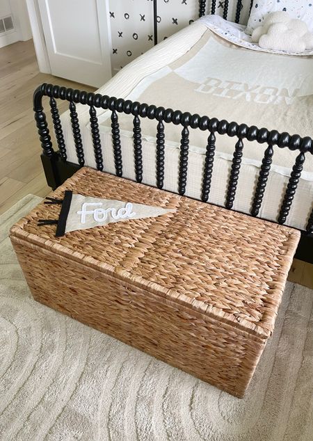 HOME \ kid bedroom details! New wicker storage bench from Target🤍

Decor
Bed
Rug
Walmart 

#LTKhome