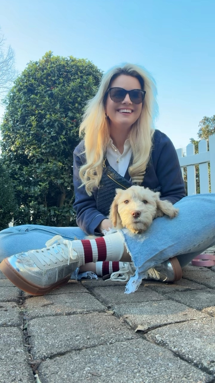 The millennial mom outfit perfect for kids sports and also waving at my neighbor as they walked by 😂

#LTKStyleTip #LTKFindsUnder50 #LTKFindsUnder100