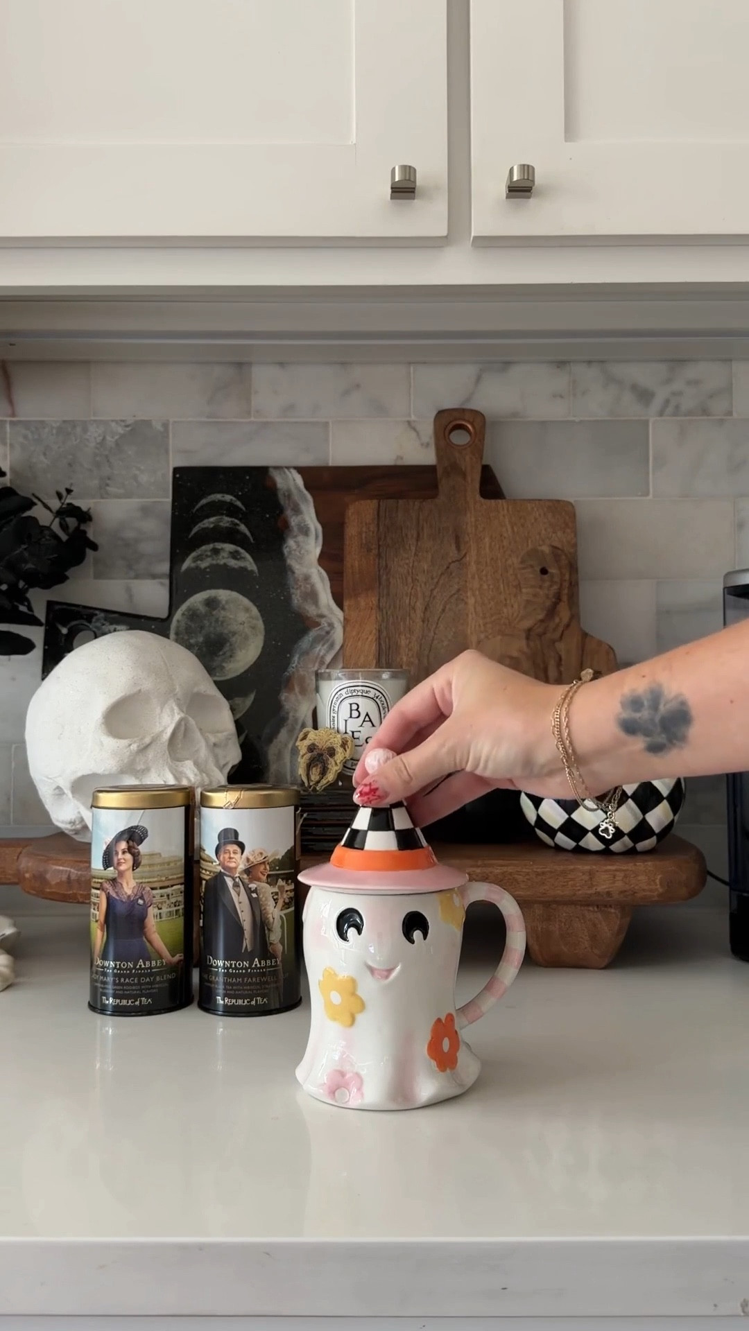 Found the TASTIEST TEA I’ve literally ever had! Also linked my MacKenzie-Childs spooky ghost mug that’s on sale for $35 from $70!


#LTKSaleAlert #LTKHome #LTKSeasonal