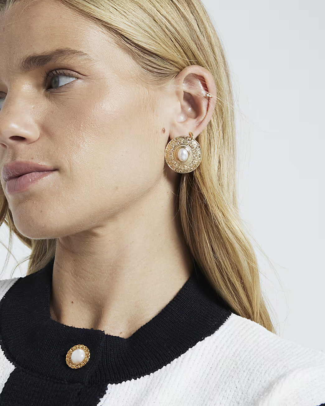 Gold pearl stud earrings | River Island (UK & IE)