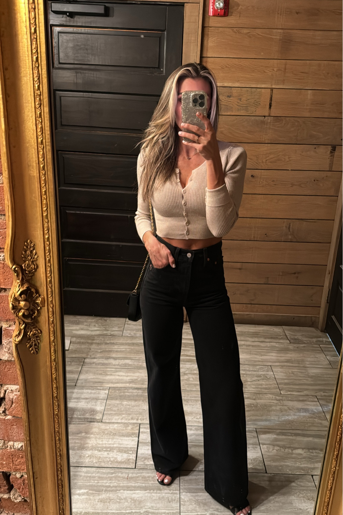 Girls night 🥂

#LTKfindsunder50 #LTKfindsunder100 #LTKSeasonal