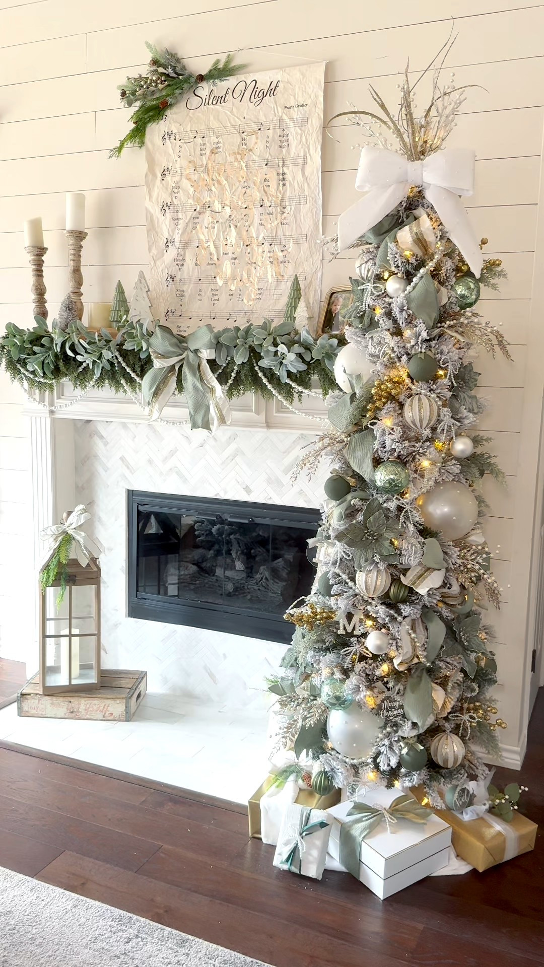 Create this elegant and classic pearl themed Christmas Tree. 

#LTKSeasonal #LTKHome #LTKHoliday