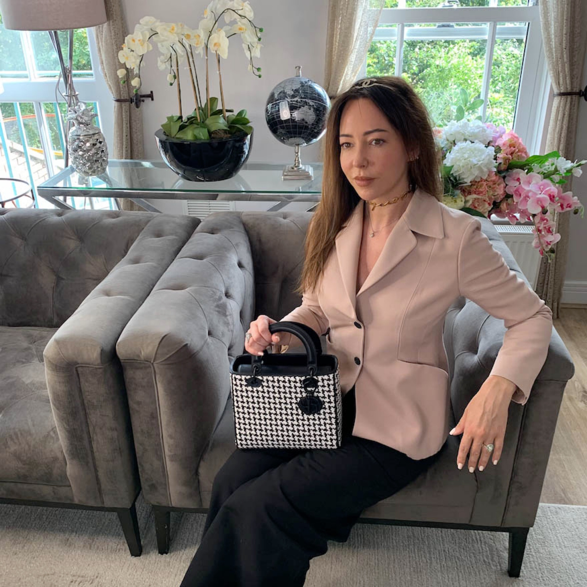 Nude beige pink blazer, black trousers, checkered houndstooth mini handbag

#LTKeurope #LTKstyletip #LTKSeasonal