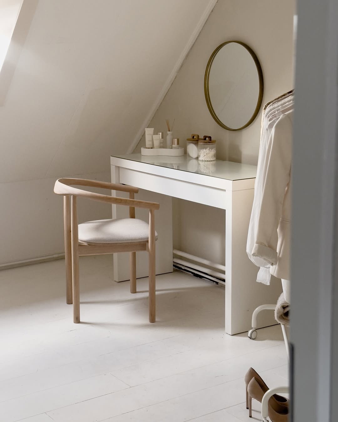 Soft neutrals, calming textures, and the little details that make a space feel like home ✨🛏️ Sharing a glimpse of my bedroom setup—clean, cozy, and curated with love. The ultra-soft bedsheet brings hotel vibes, while the sleek nightstand keeps my essentials close in the prettiest way. I added a minimal vase for that fresh, airy look and to bring some warmth into the space. Whether it's your morning routine or winding down at night, this setup truly brings peace to my day. Linked all the pieces for you to recreate this serene corner—everything available now on my LTK! 🤍
#RoomGoals #LTKHome #NeutralDecor #CozyCorner #InteriorInspo #HomeVibes #DecorDetails #BedsideStyle #RoomRefresh #ModernMinimal #MyCalmSpace #HomeWithStyle

#LTKHome #LTKActive #LTKU