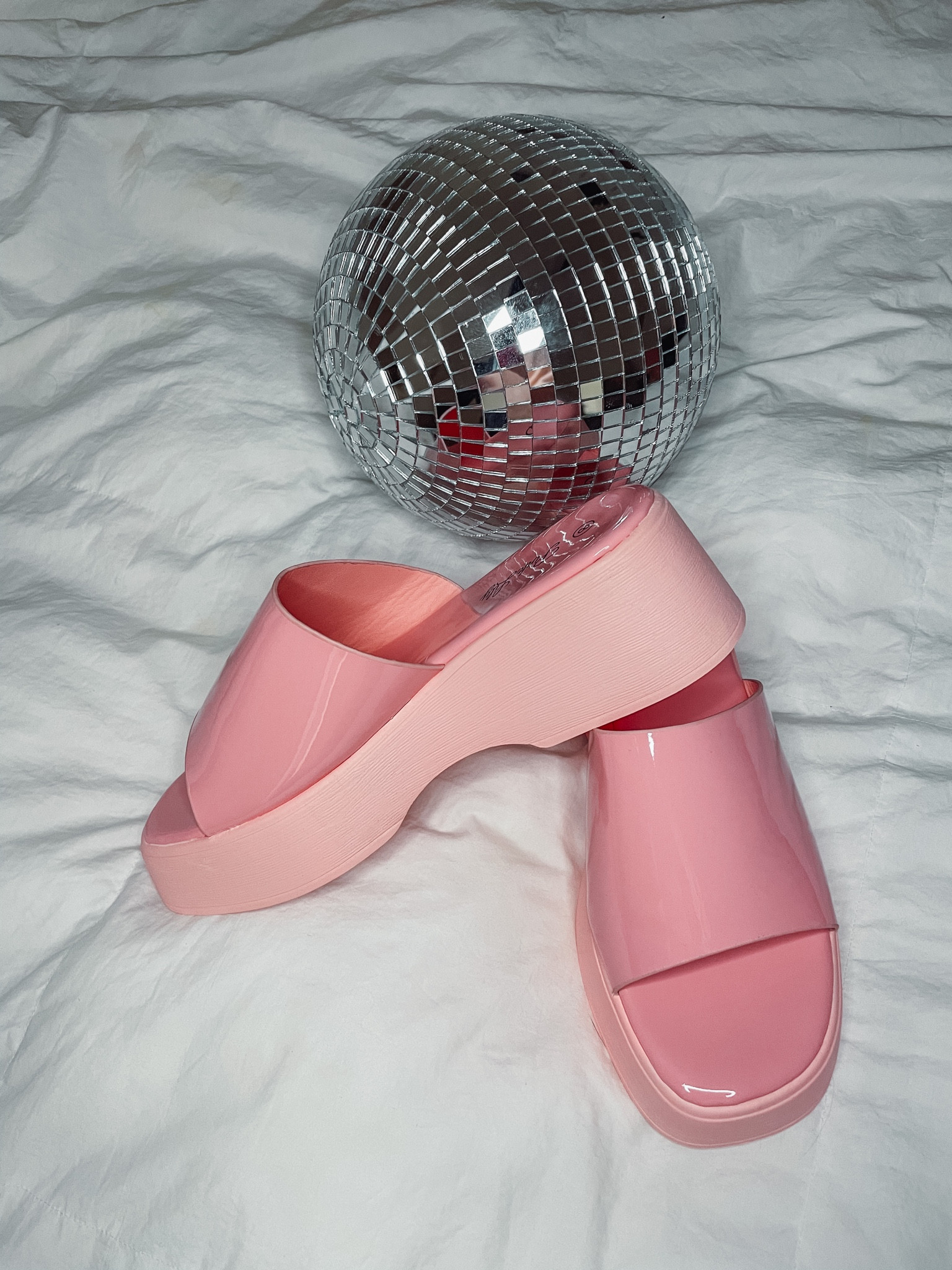 I cannot even believe these are on sale for $8! The quality is 👌🏼 and they are SO cute on! 🩷🪩 👡

#BarbieShoes #DiscoBarbie #Platforms #PinkShoes #PinkLove #Barbie #BarbieVibes #PinkLily #PinkLilyAmbassador

#LTKsalealert #LTKshoecrush #LTKstyletip