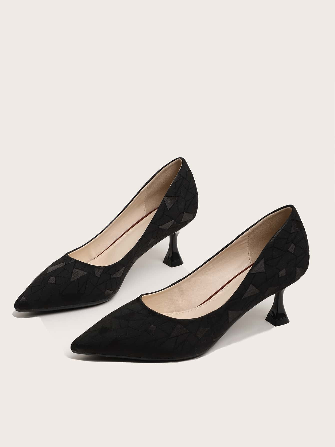 Geometric Graphic Point Toe Courts | SHEIN