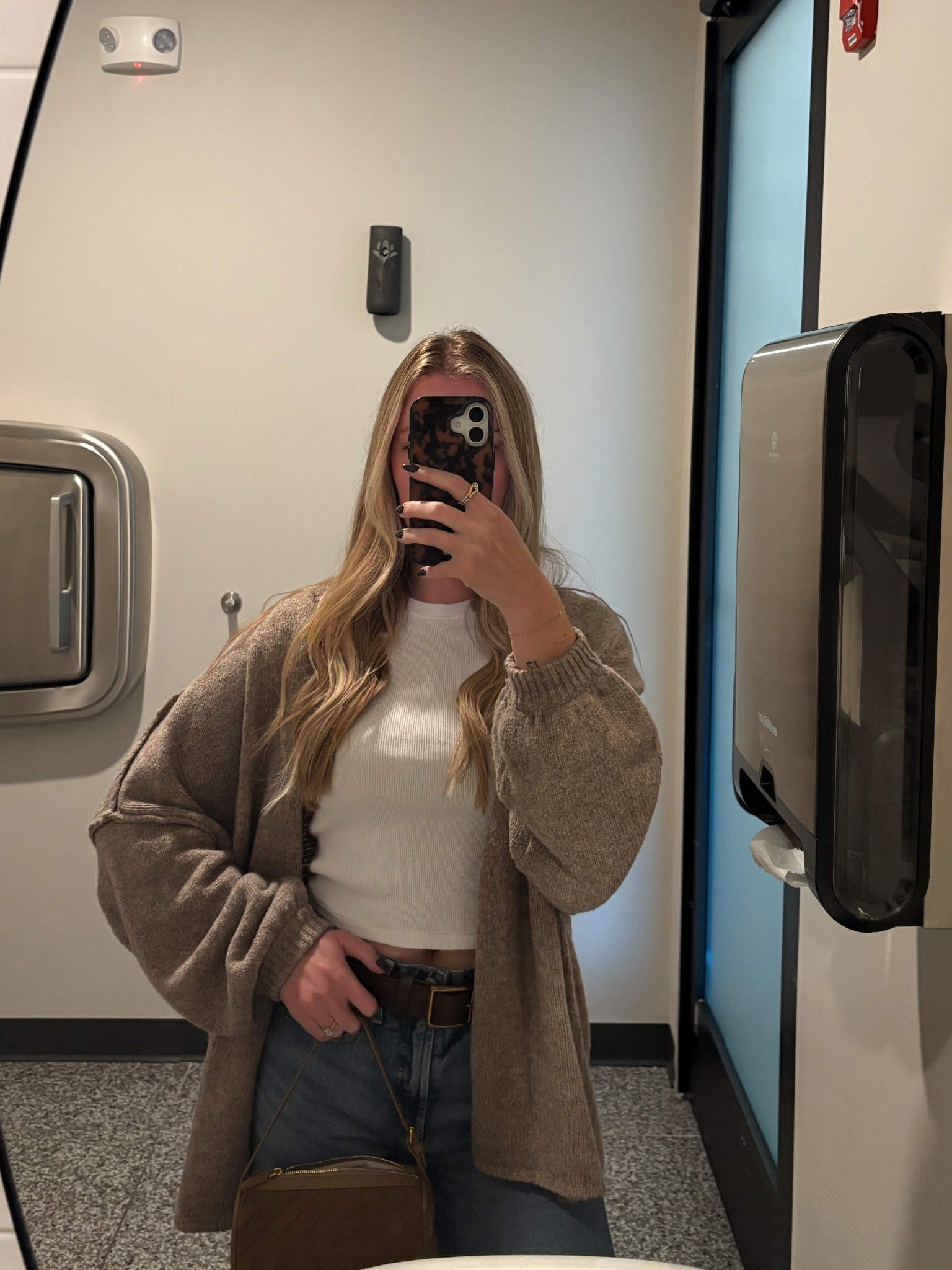 50 shades of brown ALL fall long 👏🏻🤎🍂

#LTKStyleTip #LTKFindsUnder100 #LTKSeasonal