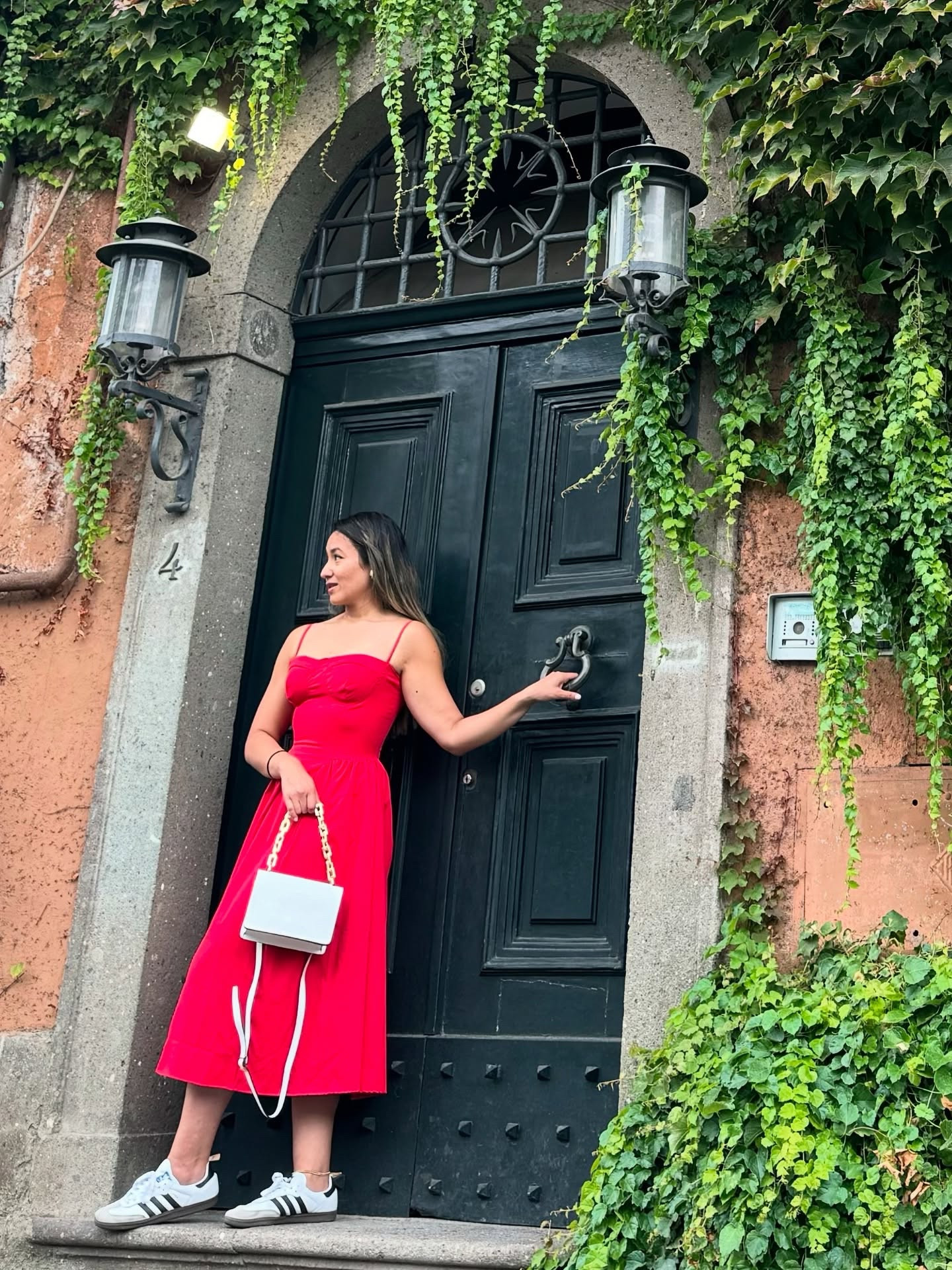 La bella Roma, sus paisajes y sus artículos de piel italiana😍❤️

Cartera BEATRICE, en ese color blanco tan especial❤️✨La consentida y preferida de muchas🫠

Link in Bio📌

  
midsize vacation outfits, packing list must-haves, travel outfits, summer airport outfit, lake outfit, affordable vacation fashion, travel tote bag, midsize summer fashion, vacay ootd, summer wardrobe, midsize dresses, summer outfit ideas, casual to wedding guest dresses, everyday dresses, special occasion style, affordable dresses, size inclusive fashion, summer date night dress, event dress picks, vacation-ready dresses, country concert dresses, summer wardrobe 

 #affordablestyle #over30style #summeroutfit