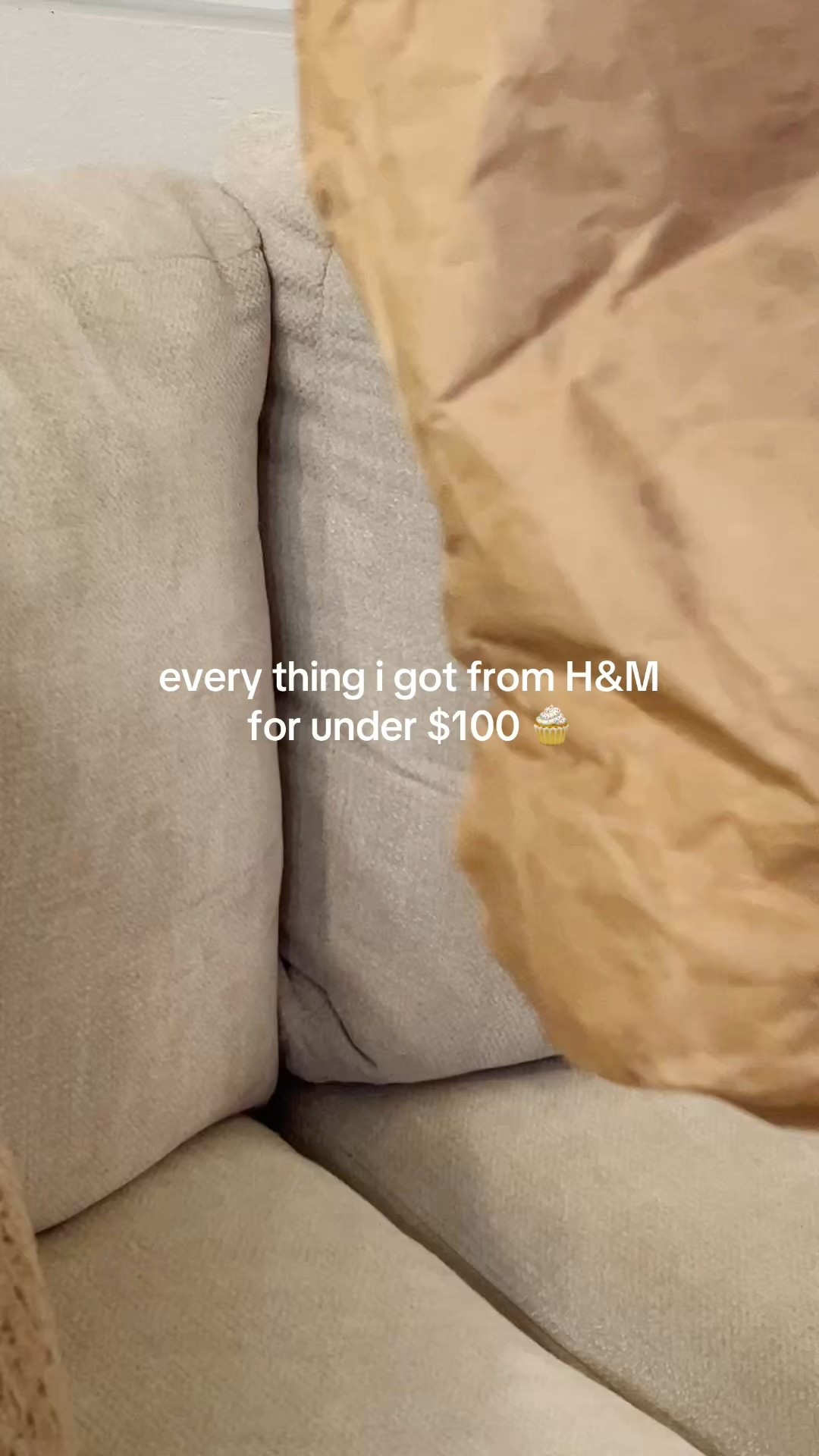 Unboxing my H &M package! 

#LTKHoliday #LTKootd #LTKdayinmylife