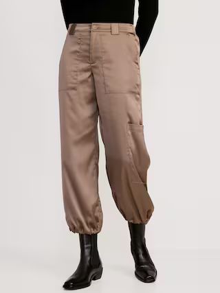 High-Waisted Satin Cargo Jogger Pants for Women | Old Navy (US)