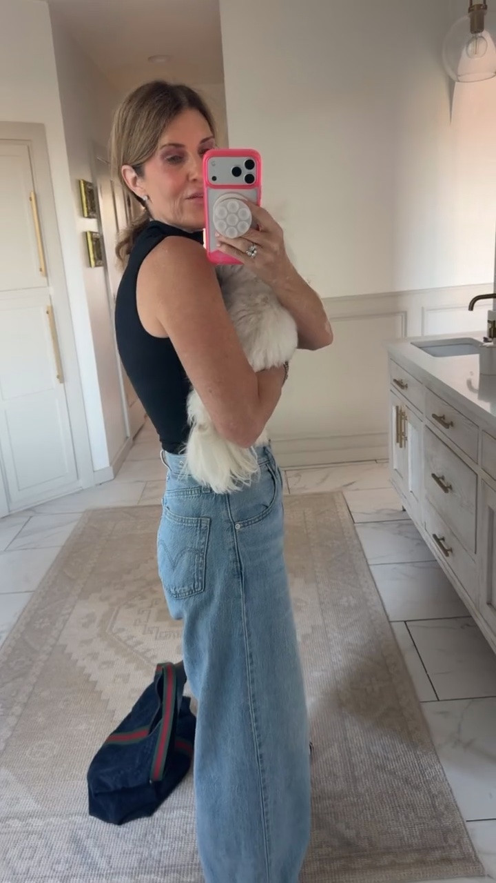 Wearing a size 27 in Levi’s cinch waist 
#affordablefashion @Target

#LTKOver40 #LTKootd