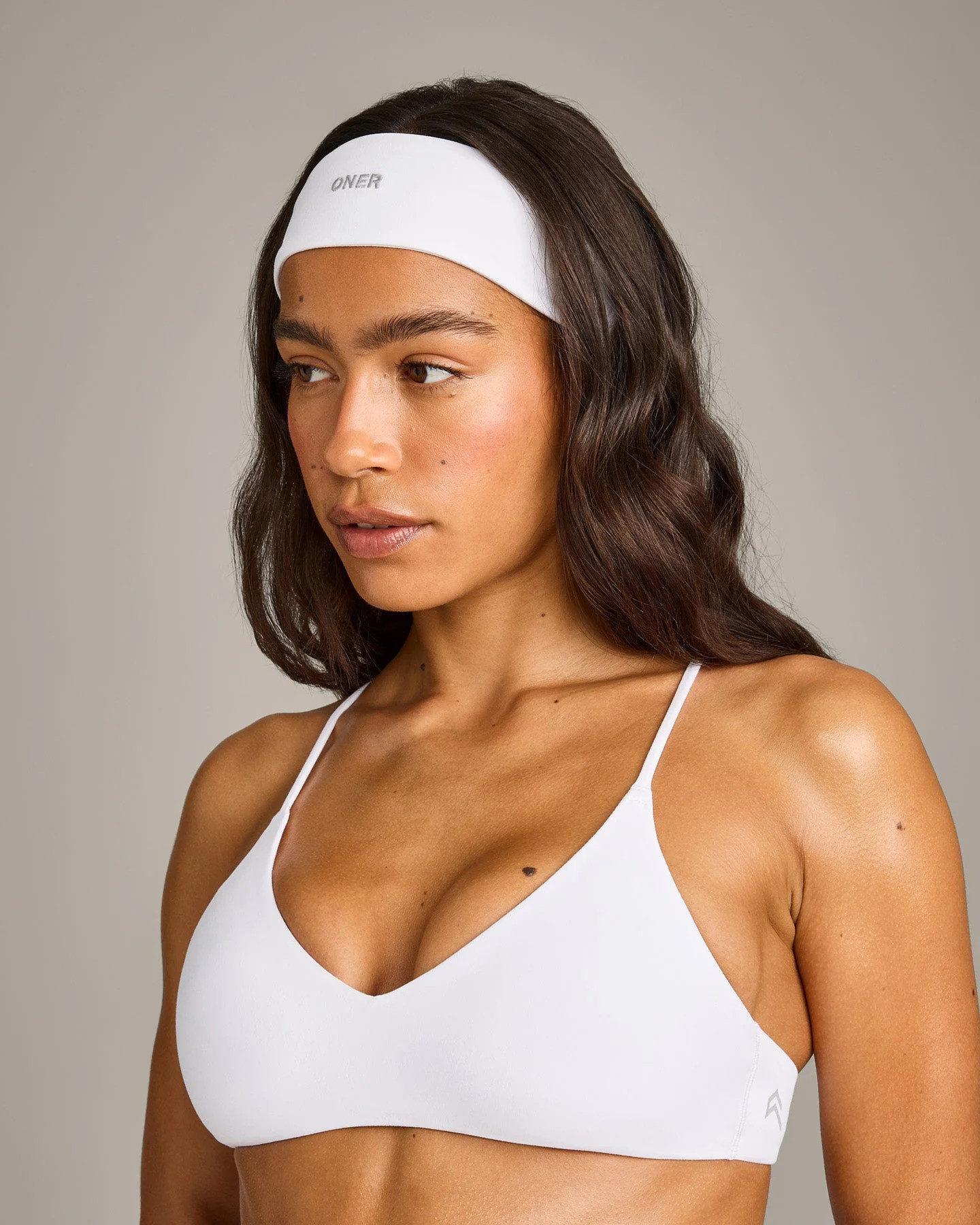 SoftMotion™ Headband with Gray Logo 
 White | Oner Active (UK / US)
