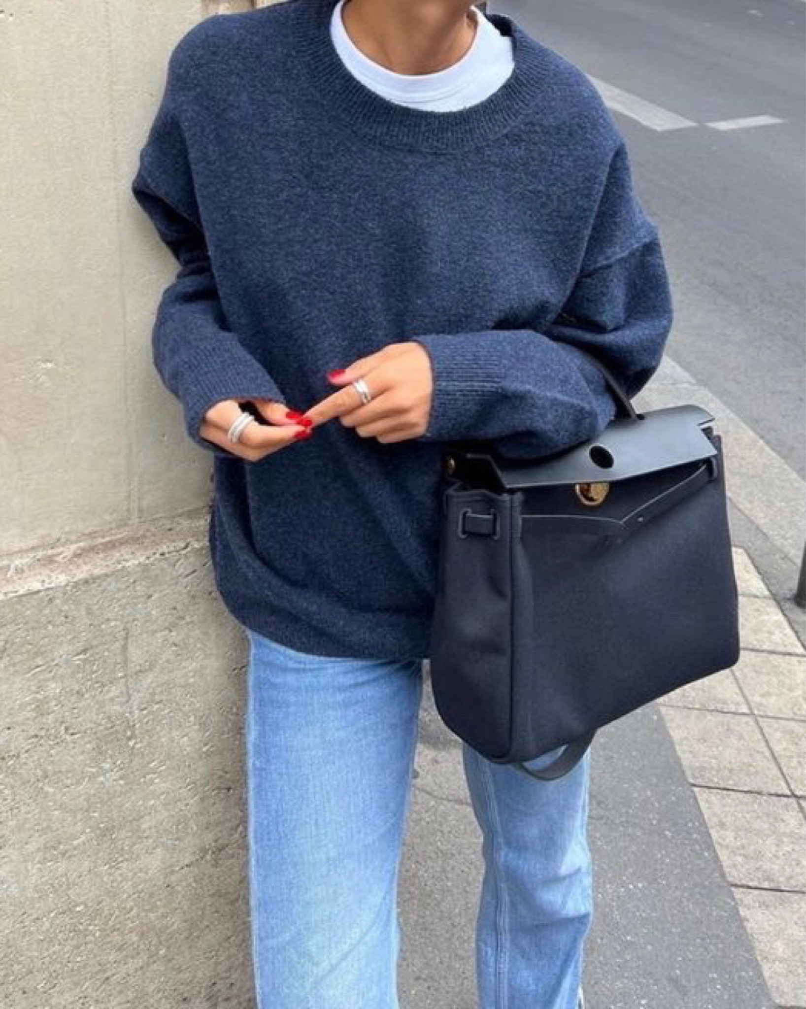 recreating Pinterest outfits !!

looove these navy blue staples 🫐
- navy crewneck sweater
- white crew tee
- structured navy bag 
- straight leg denim 
bonus points for the red nails 💔





#LTKstyletip #LTKfindsunder100 #LTKSeasonal