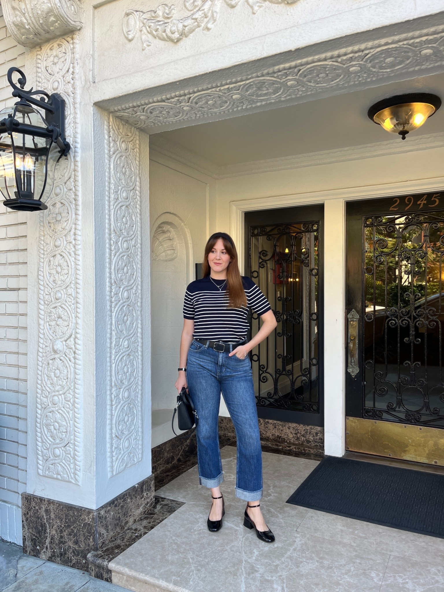 Embracing my French style with this look 🤌🏻🇫🇷 

Outfit details: 
-Marin shirt from @amoretuofficial 
-denim Jean from @kancan_us 
-pump sandals from @sezane 
-handbag from @loandsons 

.
.
.

#frenchstyle #fallstyle #fallfashion #fashion #fall #french #contentcreator #effortlesschic #amoretu #sezane #kancan #stripeshirt  

#LTKSeasonal #LTKSaleAlert #LTKStyleTip