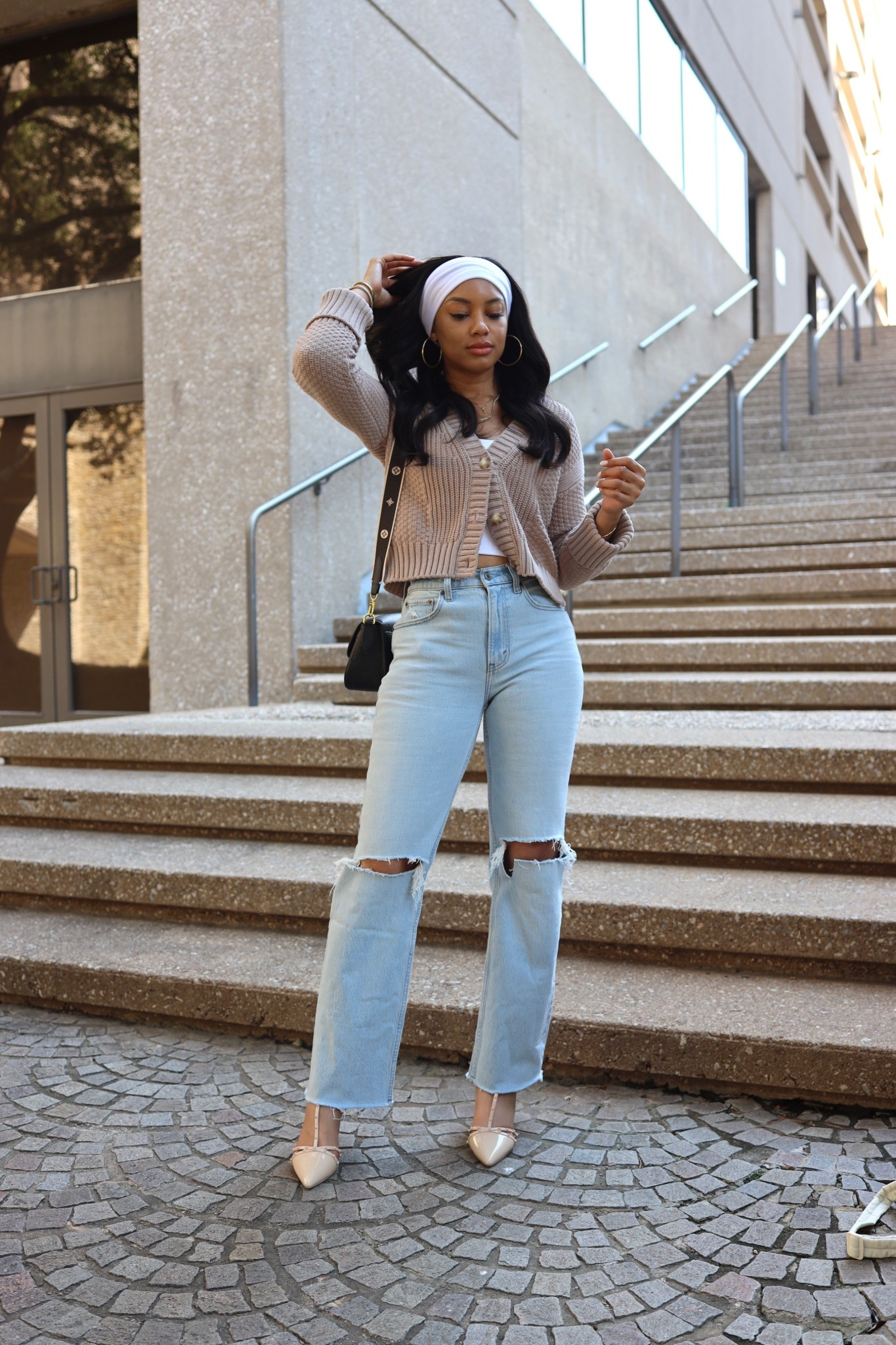 30-50% OFF Abercrombie jeans sale ends tomorrow! + 20% off everything else 😍 wearing size 26 Regular in 90s Relaxed Jeans and XS in cardigan

Abercrombie, Abercrombie sale, relaxed jeans, distressed knee jeans, fall outfit, fall denim, high rise, casual outfit 

#LTKSaleAlert #LTKautumn #LTKFindsUnder100