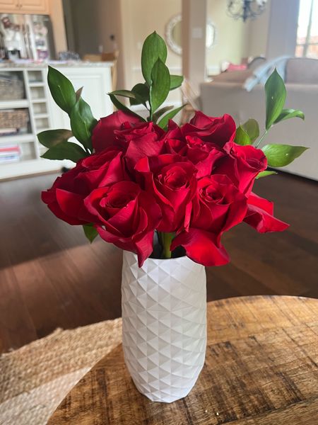 I love this vase for both it’s appearance and it’s functionality. You can twist it to release the water and trim the stems, all without undoing your arrangement. Very innovative!

#LTKhome #LTKFind #LTKunder50