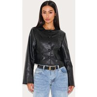 Petite Black Faux Leather Boxy Jacket | PrettyLittleThing UK