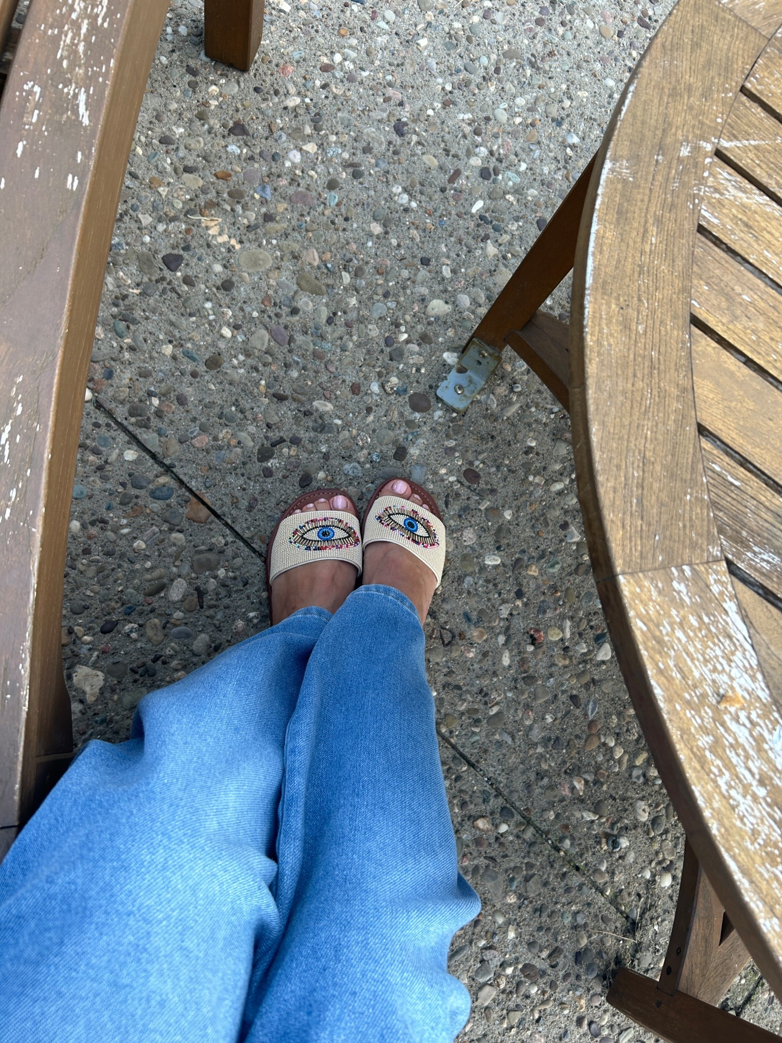 Loving these comfy sandals 

It in between sizes, size up!

#WalmartPartner #ThanksWalmart #thevaleriecummins #shopwalmart #walmartcreator #latinacontentcreator #ltklatina