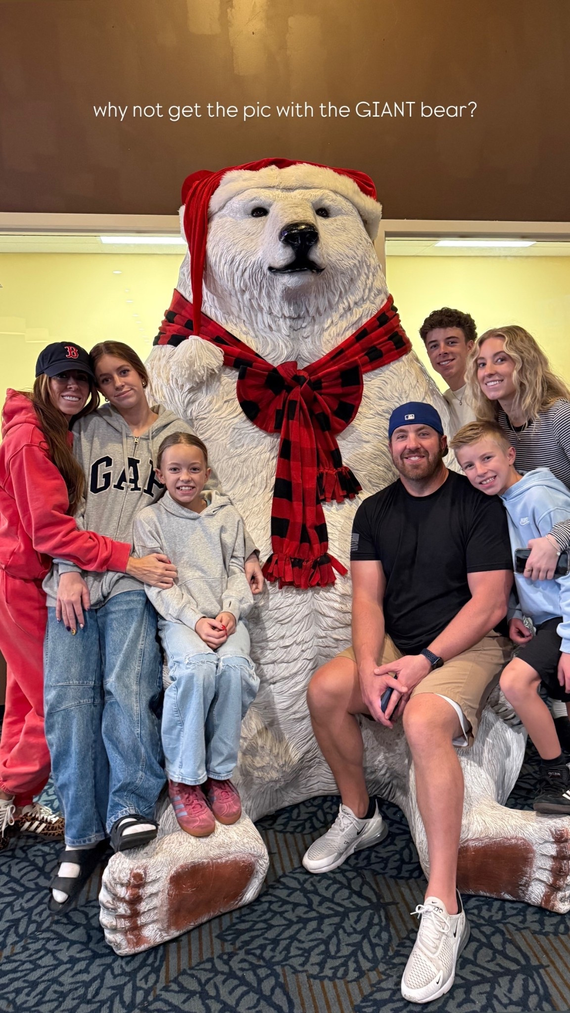 why not get the pic with the GIANT bear?